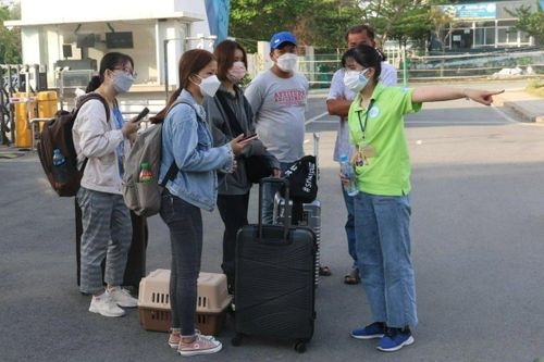 Đặt cọc tiền thuê trọ, sinh viên bất ngờ khi trường hoãn học trực tiếp
