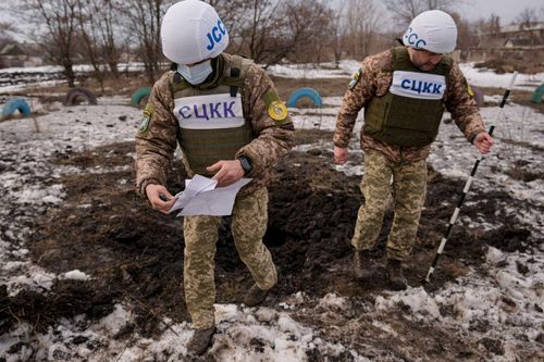 Đạn pháo Ukraine dội sang Nga, Duma tuyên bố bảo vệ 'đồng bào' Donbass gặp nguy hiểm