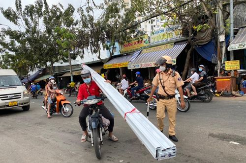 TP Hồ Chí Minh: Tạm giữ nhiều phương tiện xe tự chế, xe ba gác bán hàng rong