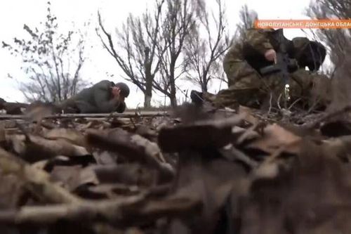 Bộ trưởng Ukraine cùng đoàn nhà báo bị dội đạn cối ở Donbass