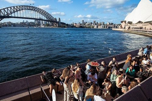 Quyết sống chung an toàn với Covid-19, Australia mở cửa trở lại với du khách quốc tế từ 21/2