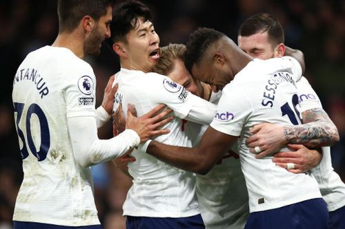 Harry Kane bùng nổ, Tottenham tạo 'đại địa chấn' trên sân Man City