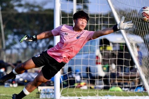 Thủ môn U23 Thái Lan: Tôi cảm thấy nhiều áp lực trước trận gặp U23 Việt Nam