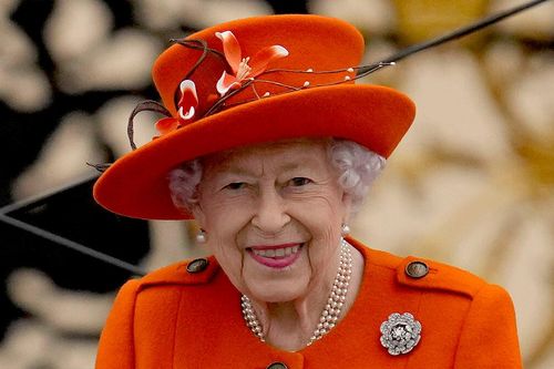 Nữ hoàng Anh Elizabeth II mắc COVID-19