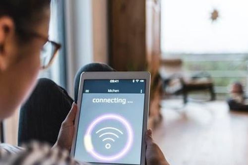 Chỉ vì cấm con dùng mạng buổi đêm, người cha làm hỏng mạng Internet của cả thành phố