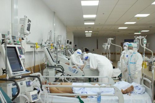 Chủ tịch UBND TPHCM: Người thầy thuốc đã truyền cảm hứng cho toàn xã hội