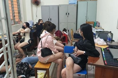 Công an phát hiện 50 người dương tính ma túy trong quán Bar New Club