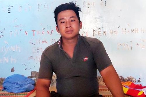 Đi chùa về, phát hiện tên trộm đang cạy tủ lấy vàng