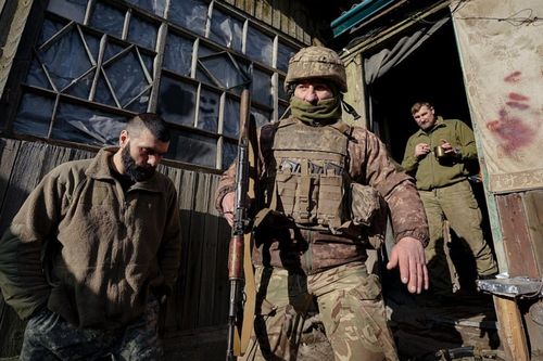 Nga cảnh báo: Ukraine dồn quân về miền Đông ngày càng nhiều, sẽ tấn công lớn đêm 21/2