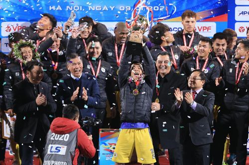 Thay 4 HLV trong 2 năm, Hà Nội FC khó đòi lại ngôi vương V-League