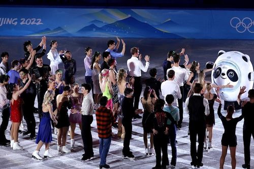 Olympic Bắc Kinh 2022: Mãn nhãn với màn trình diễn trượt băng nghệ thuật, khoảnh khắc Yuzuru Hanyu gây 'bão' Weibo