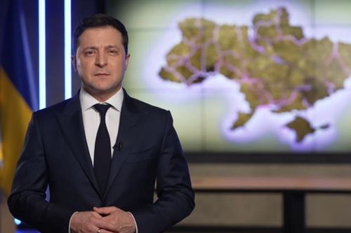 Tổng thống Ukraine nói gì sau quyết định bất ngờ của Nga về Donbass?