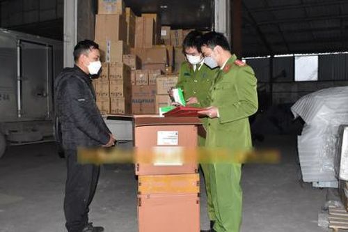 Phát hiện số lượng lớn thuốc hỗ trợ điều trị Covid-19 không rõ nguồn gốc