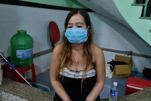 Bắt quả tang 3 gái bán dâm, cả 3 cùng khai ra một tú bà