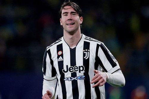 Vlahovic ghi bàn trong lần đầu ra sân ở Champions League