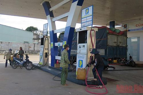 Kon Tum tăng cường kiểm tra, bảo đảm cung ứng đủ xăng, dầu