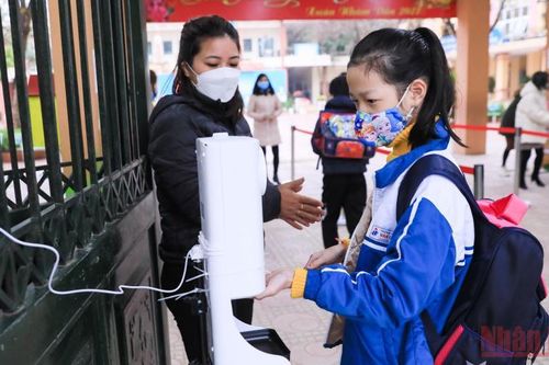 Hà Nội tập trung quản lý, chăm sóc sinh viên mắc Covid-19