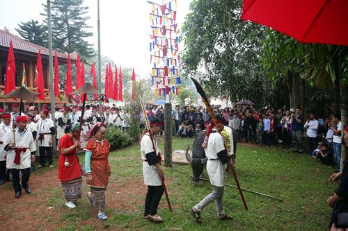 Kỳ bí ngôi đền có 9 con trâu quỳ gối ở miền Tây xứ Nghệ