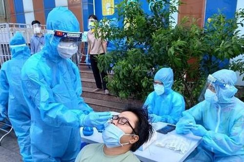 Bộ Y tế lên tiếng vụ kit xét nghiệm loạn giá, khan hàng