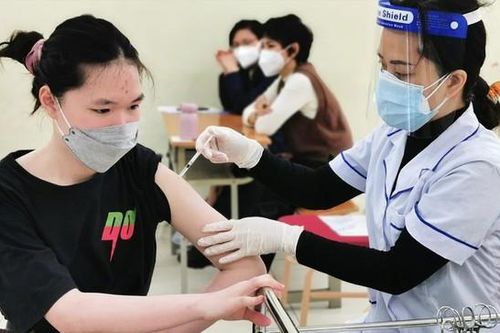Thủ tướng yêu cầu 'thần tốc hơn nữa' tiêm vắc xin mũi 3