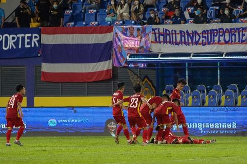 Tiền vệ U23 Việt Nam: 'Tôi học anh Quang Hải cách sút phạt đẳng cấp'