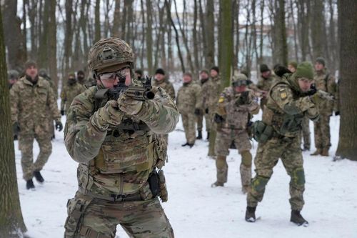 Nga đóng cửa các đường bay dọc biên giới Ukraine