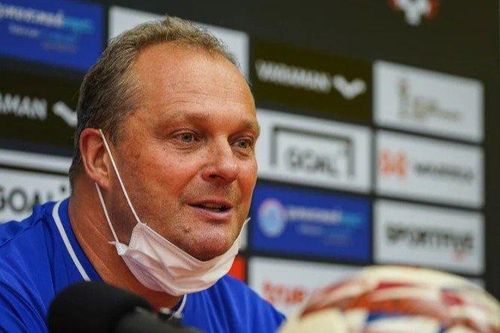 HLV U23 Lào: 'Trọng tài có vấn đề'