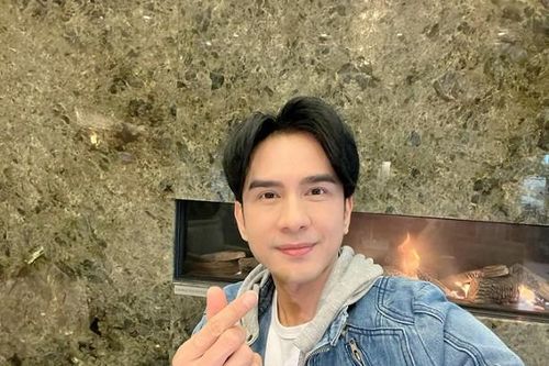 Ca sĩ Đan Trường trẻ trung, phong cách với những trang phục 'hack tuổi'