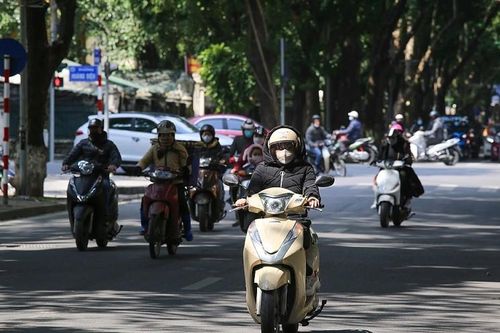 Dự báo thời tiết đêm nay và ngày mai (24-25/2): Cả nước có nắng; Bắc Bộ rét đậm, có nơi rét hại; phía Nam chiều tối mưa rào, dông vài nơi
