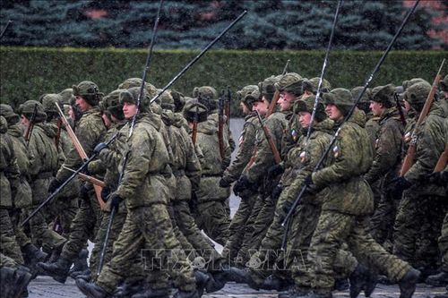Hai nước cộng hòa tự xưng ở Ukraine đề nghị Nga hỗ trợ quân sự