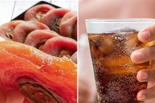 Cô bé 4 tuổi có sỏi trong dạ dày vì ăn quả hồng khô, bác sĩ nghĩ ra cách điều trị độc đáo