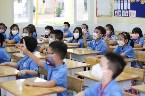 Ca nhiễm tăng nhanh, trường học ở TP.HCM thay đổi phương án chống dịch