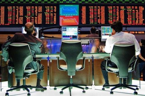 Thị trường chứng khoán Nga bốc hơi 200 tỷ USD