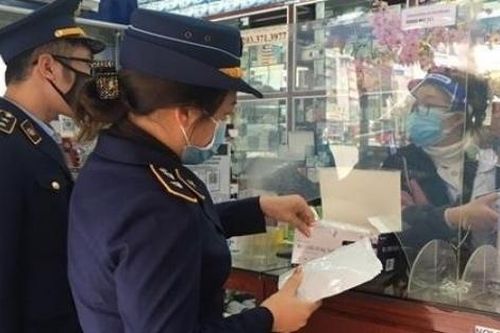 Covid-19 sáng 25/2: Số ca mắc mới ở TP. Hồ Chí Minh tăng cao trở lại; xử phạt việc găm hàng, tăng giá bộ xét nghiệm; F0 có được tắm?
