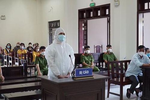 Sát hại giám đốc của vợ cũ, rồi lột đồ của nạn nhân nhằm làm nhục