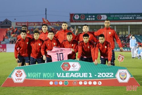Hồng Lĩnh Hà Tĩnh xuất quân V.League 2022