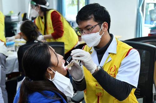 Khám bệnh, cấp thuốc miễn phí cho thanh, thiếu niên có hoàn cảnh đặc biệt khó khăn