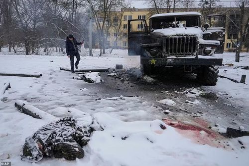 Gần 200 người Ukraine thiệt mạng, 26 nước viện trợ nhân đạo, vũ khí sát thương