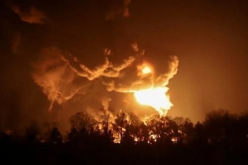 Xung đột Nga-Ukraine: Kho dầu gần Kiev trúng tên lửa, Ba Lan kêu gọi châu Âu tăng mạnh chi tiêu quốc phòng