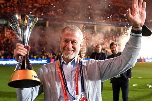 Tỷ phú Nga Abramovich trao lại quyền quản lý Chelsea