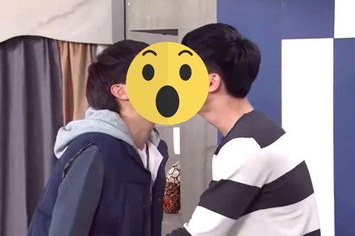 Cảnh hôn của Park Seo Joon và Choi Woo Sik bất ngờ hot trở lại: Park Min Young chắc hẳn cay lắm!
