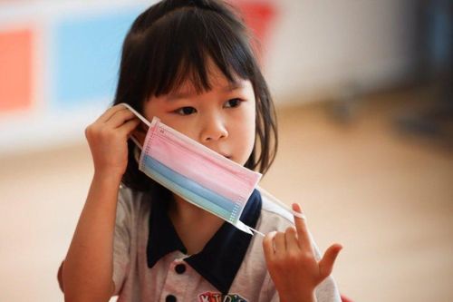 F0 tăng nhanh, phụ huynh ở TP.HCM chi tiền triệu mua kit test