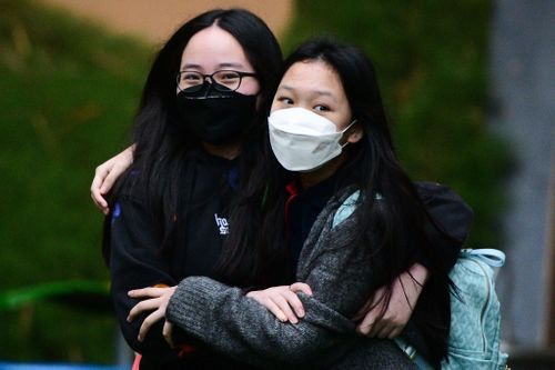 F0, F1 tăng cao, học sinh nhiều nơi tạm dừng đến trường