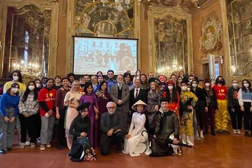 Dạy và học tiếng Việt qua nghệ thuật truyền thống tại Italy
