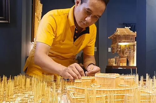 Kiến trúc sư Việt cùng 379 người làm tranh bằng tăm giang lập kỷ lục châu Á
