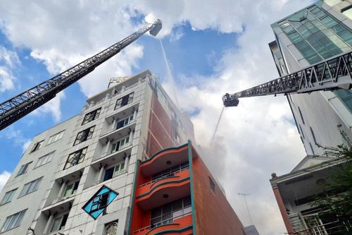Thành phố Hồ Chí Minh: Cháy tầng 8 một khách sạn cao tầng tại quận 1