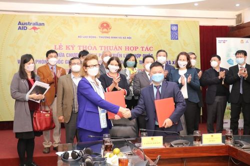 Hợp tác quốc tế giảm nghèo đa chiều và bền vững tại Việt Nam