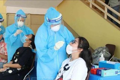 Sai lầm khi sử dụng test và thuốc điều trị COVID-19