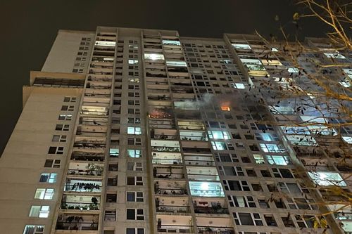 2 căn hộ cao tầng chung cư bốc cháy ngùn ngụt trong đêm