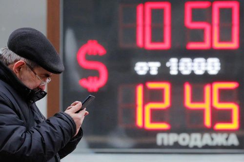 Nga cấm công dân xuất cảnh với hơn 10.000 USD